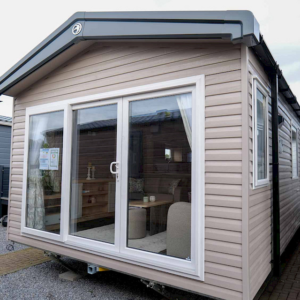 CASA MÓVEL SWIFT BORDEAUX (11 X 3,7 M)